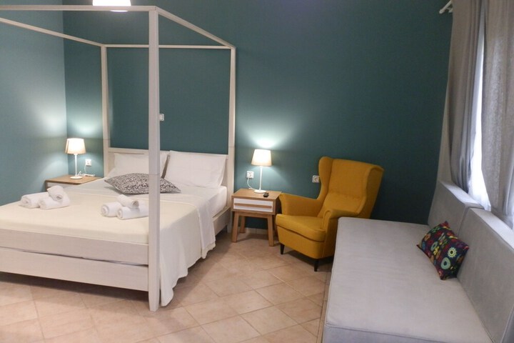 Room 9 of 43