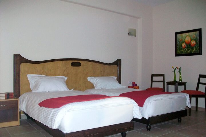 Room 28 of 49