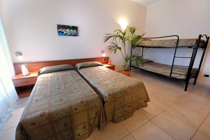 Room 6 of 21