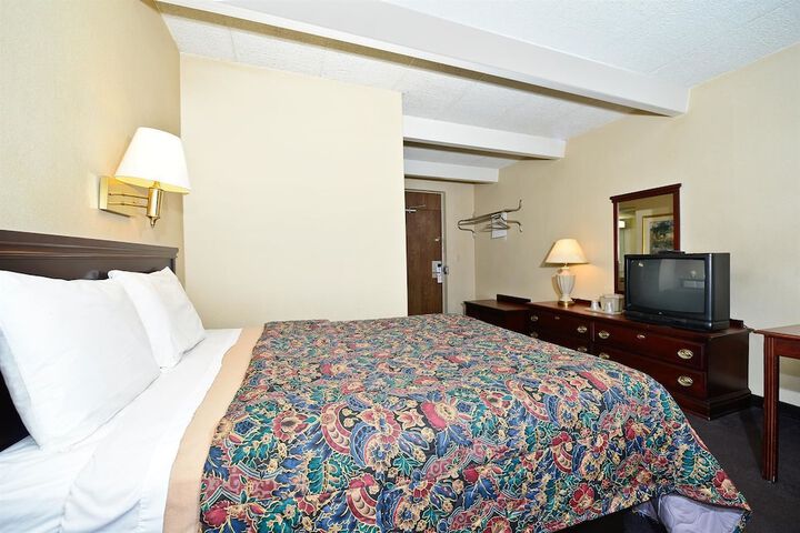 2 Queen Beds (5 of 5)