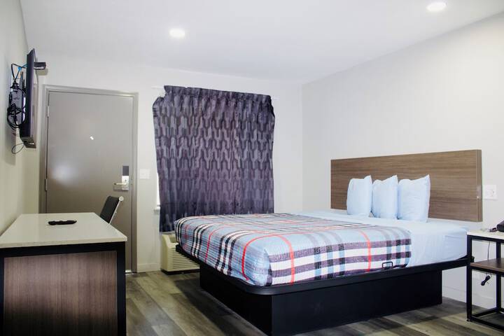 Room 15 of 25