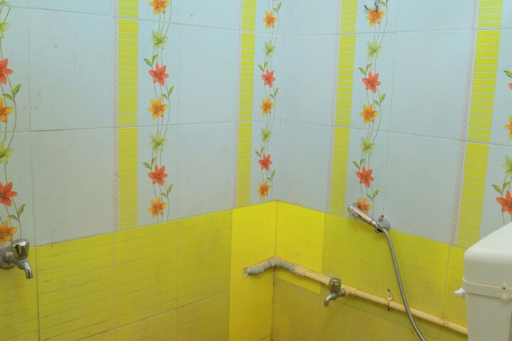 Room 70 of 84