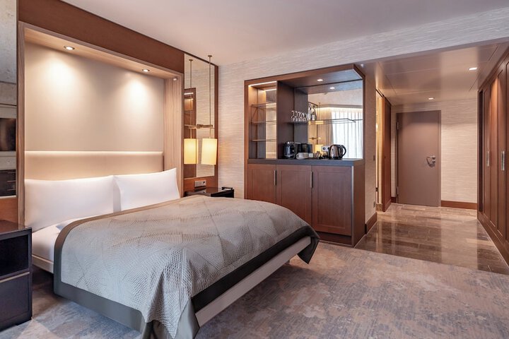 Room 121 of 457