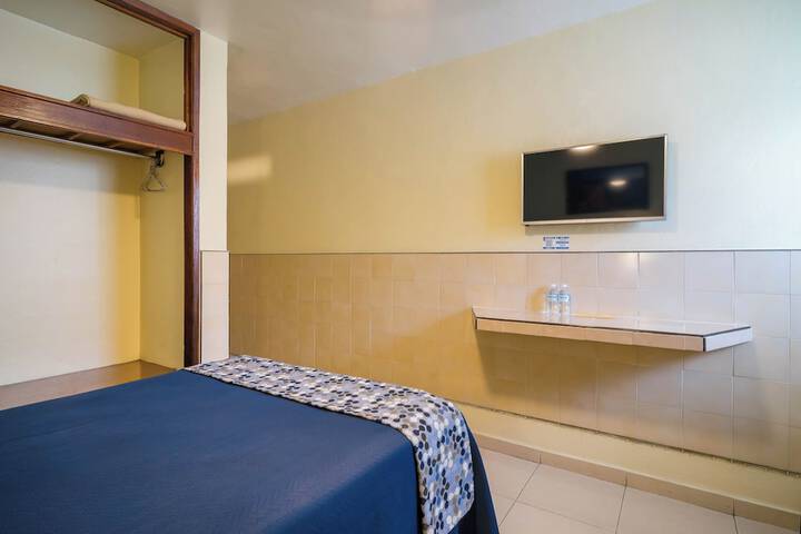 Room 8 of 25