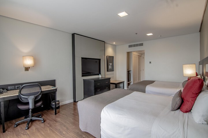 Room 10 of 95