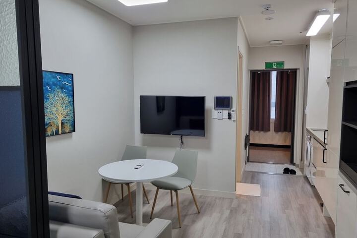 Room 8 of 24