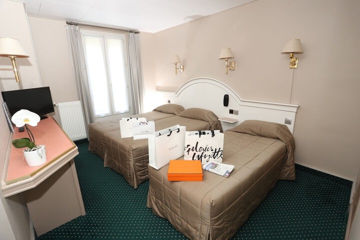 Room 8 of 33