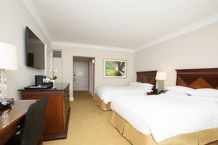 Room 17 of 61