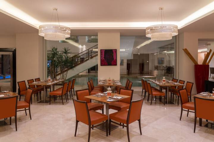 Dining 107 of 195