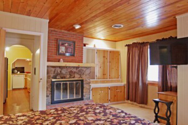 Room 25 of 29