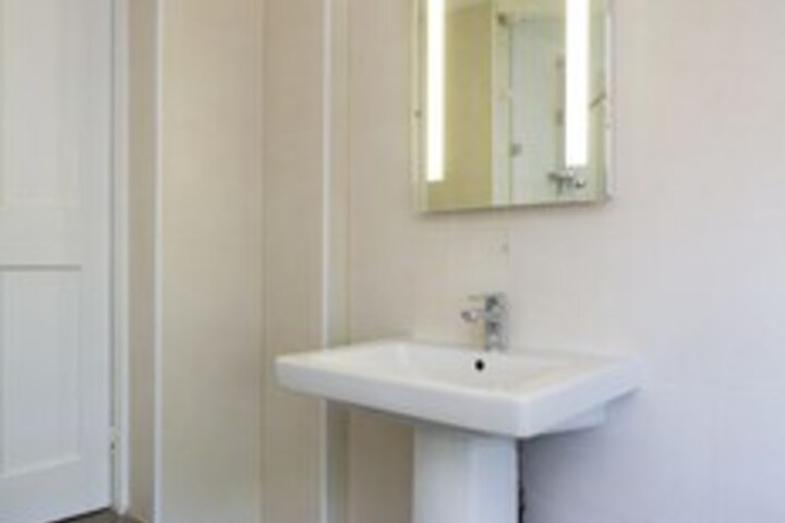 Room 4 of 24