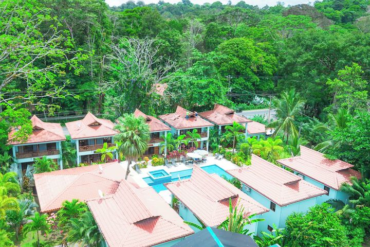 Beachfront Bungalows Hotel