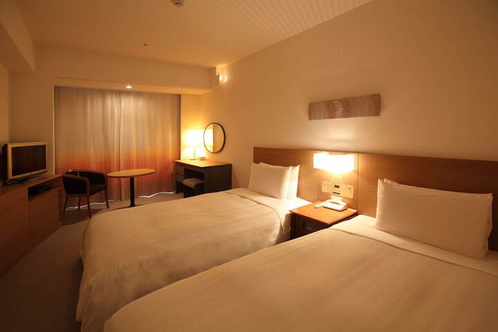 Room 4 of 231