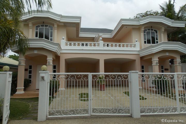 Exterior of Bearland Paradise Resort