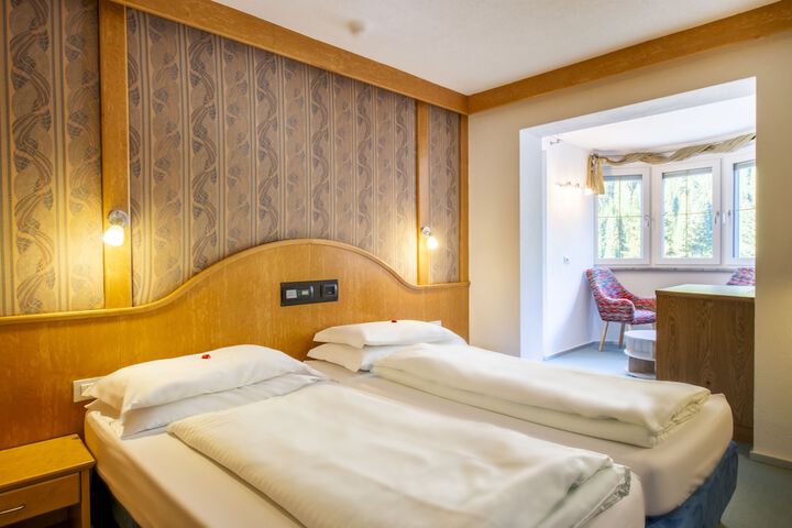 Room 7 of 36