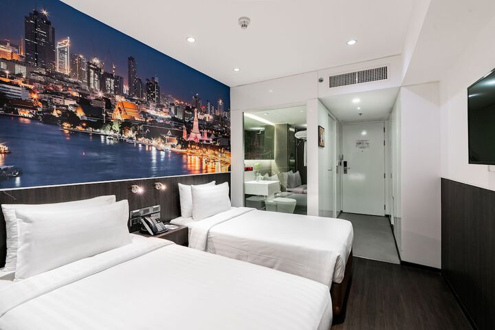 Room 11 of 43