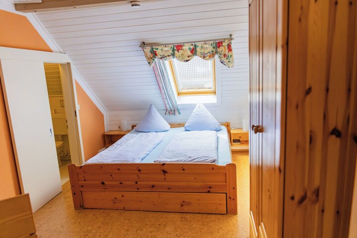 Room 7 of 51