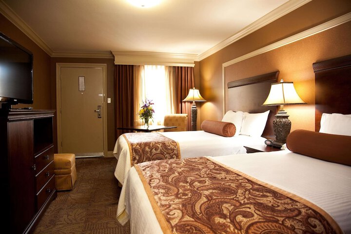 Room 6 of 32