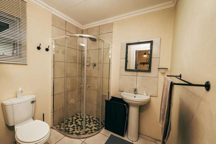 Room 153 of 242