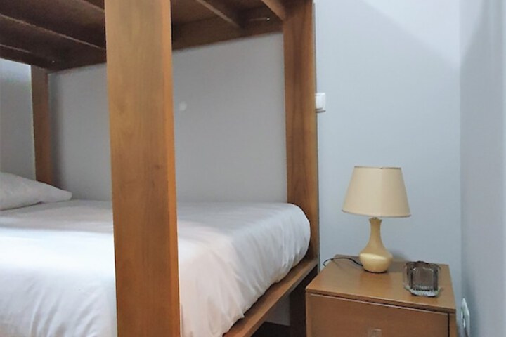 Room 5 of 80