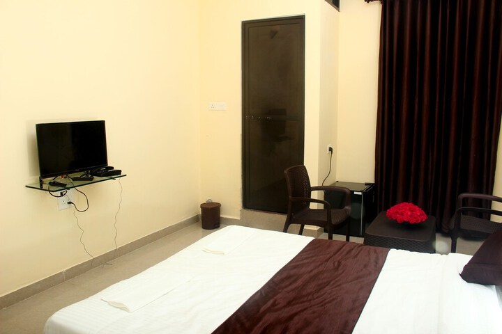 Room 8 of 26