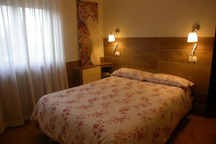 Room 6 of 65
