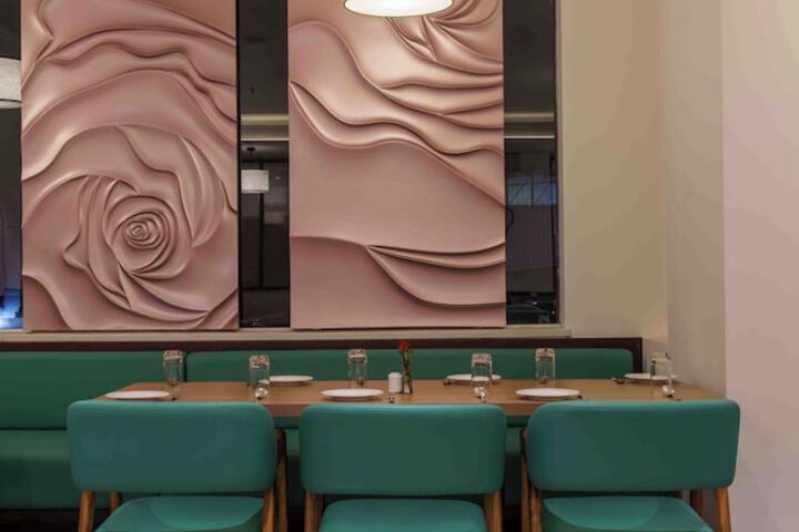 Dining 62 of 97