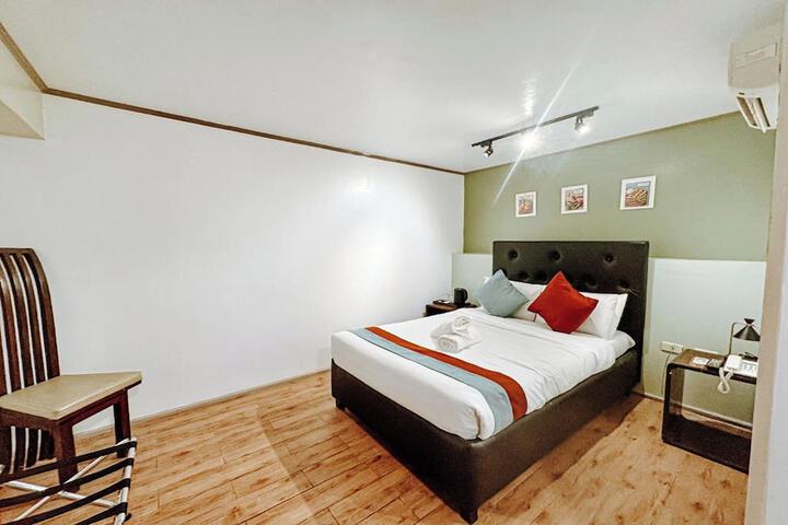 Room 6 of 60