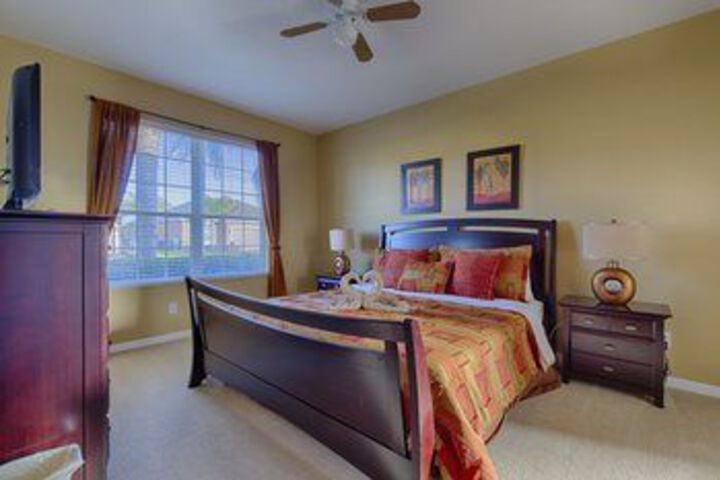 Room 8 of 25