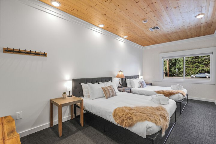 Room 4 of 189