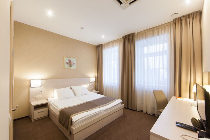 Room 12 of 38