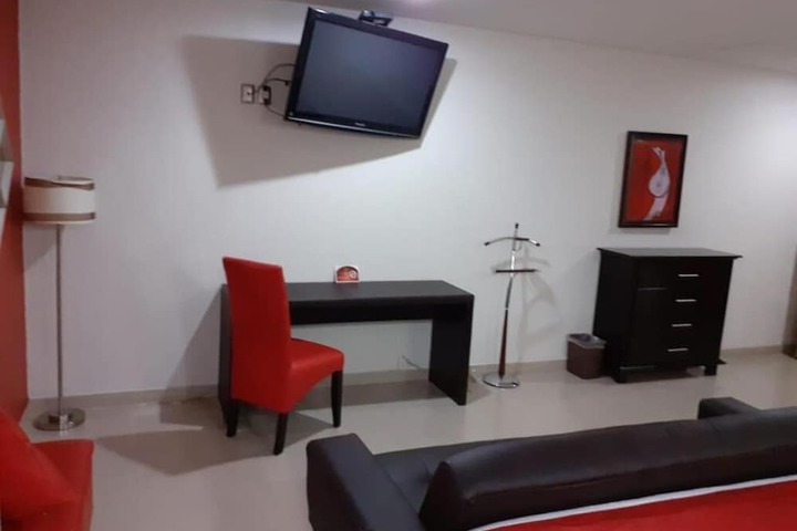 Room 9 of 39