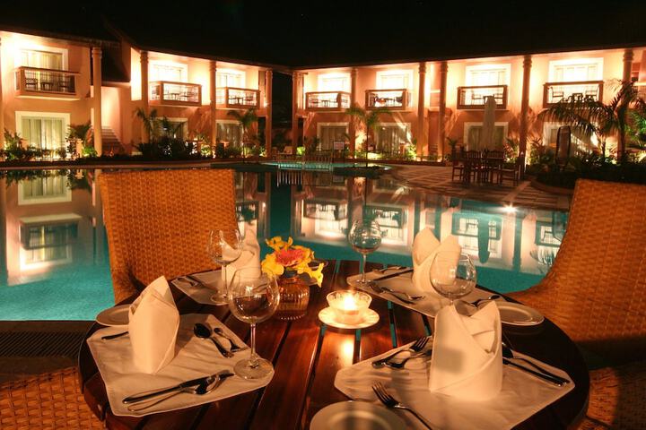 Pool Hotel