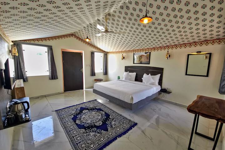 Room 5 of 51