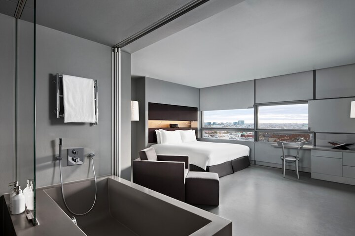 Room 86 of 193