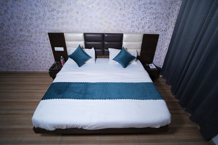Room 30 of 43
