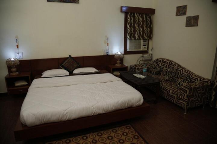 Room 1 of 9