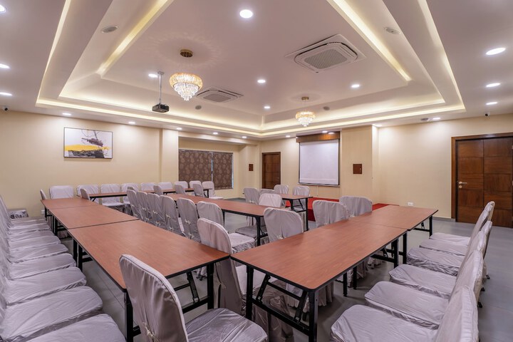 Business Center 79 of 87