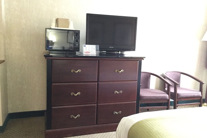 2 Queen Beds (5 of 5)