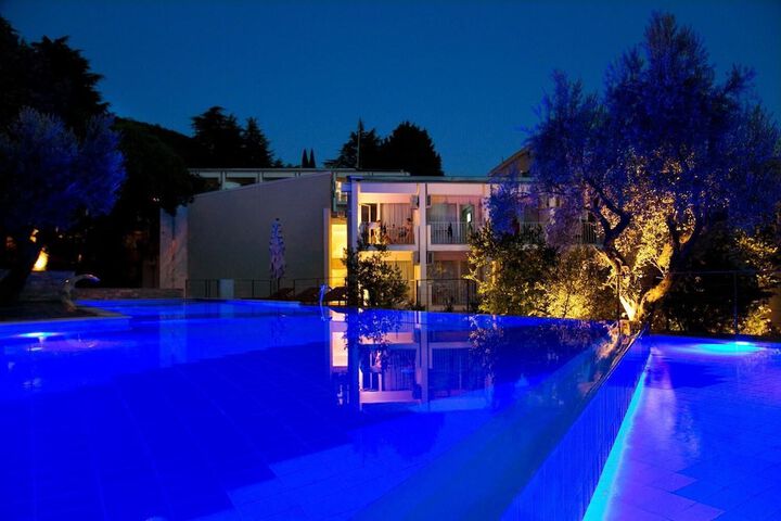 Pool 19 of 47