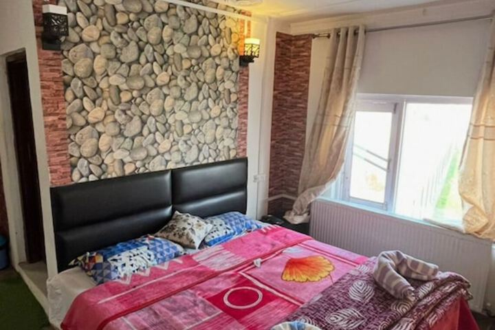 Room 3 of 15