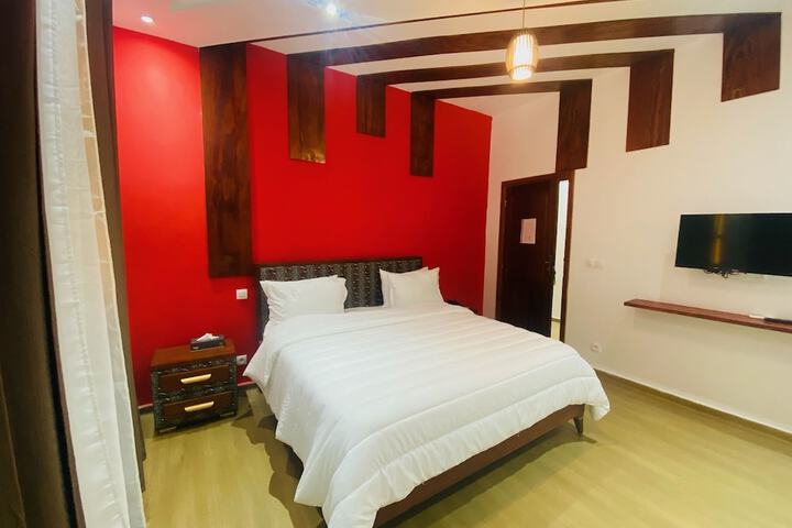 Room 8 of 27