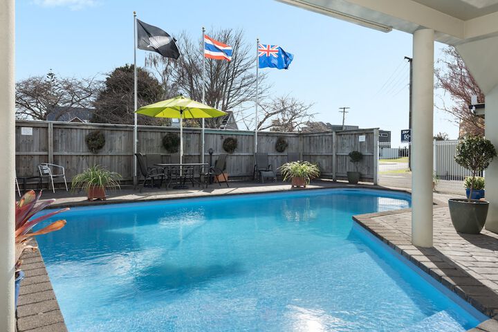 Pool 81 of 95