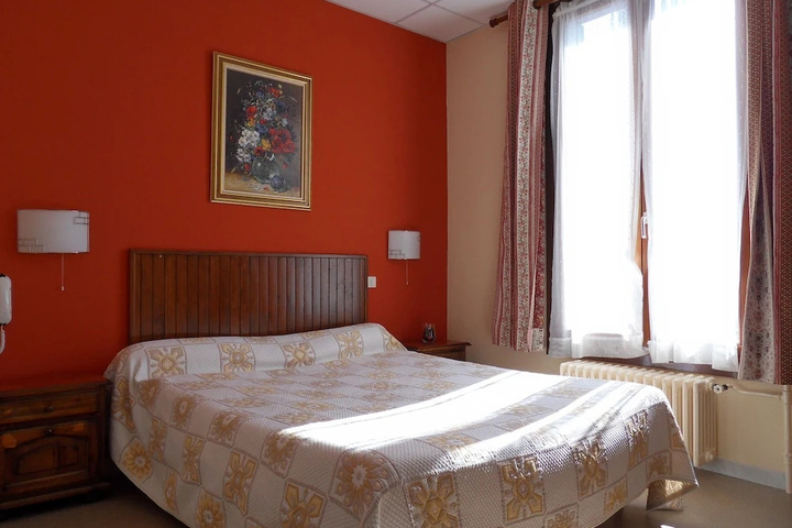 Room 2 of 9