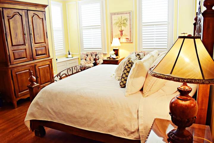 Room 100 of 227