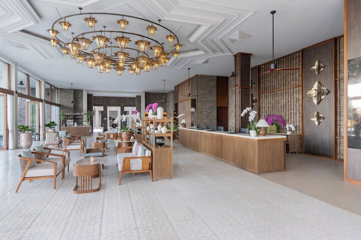 Lobby Entry