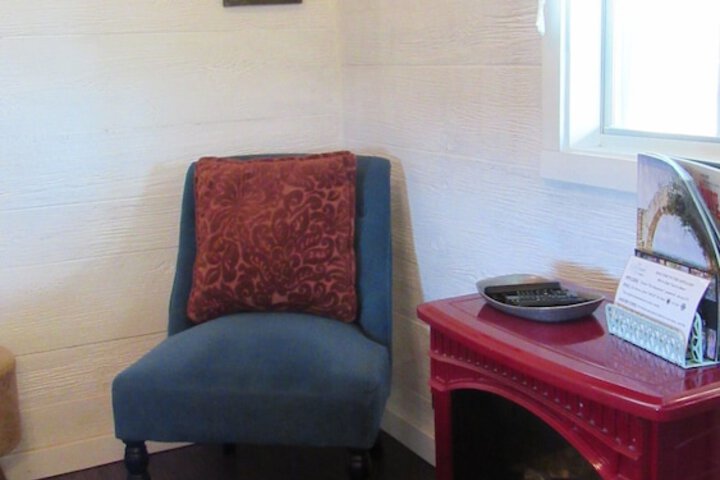 Room 61 of 328