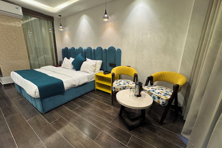 Room 8 of 39