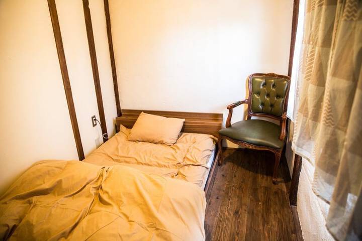 Room 8 of 41
