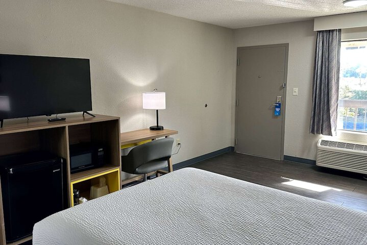 1 Double Bed (4 of 6)
